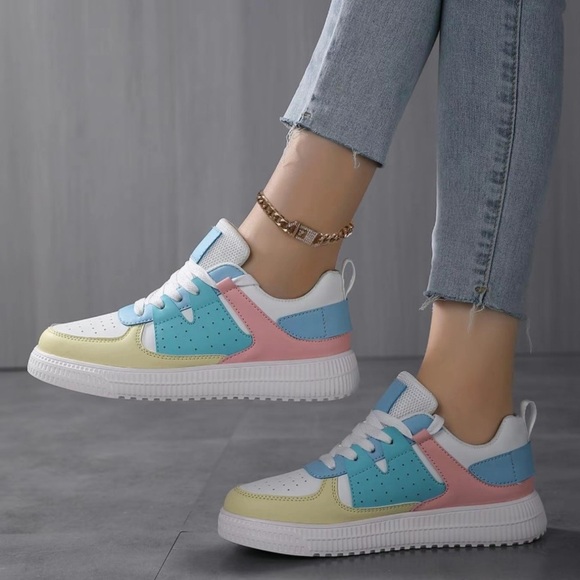 Women’s Fashion Colorblock Patchwork Design Lace Up Low Top Platform Sneakers - Picture 2 of 2